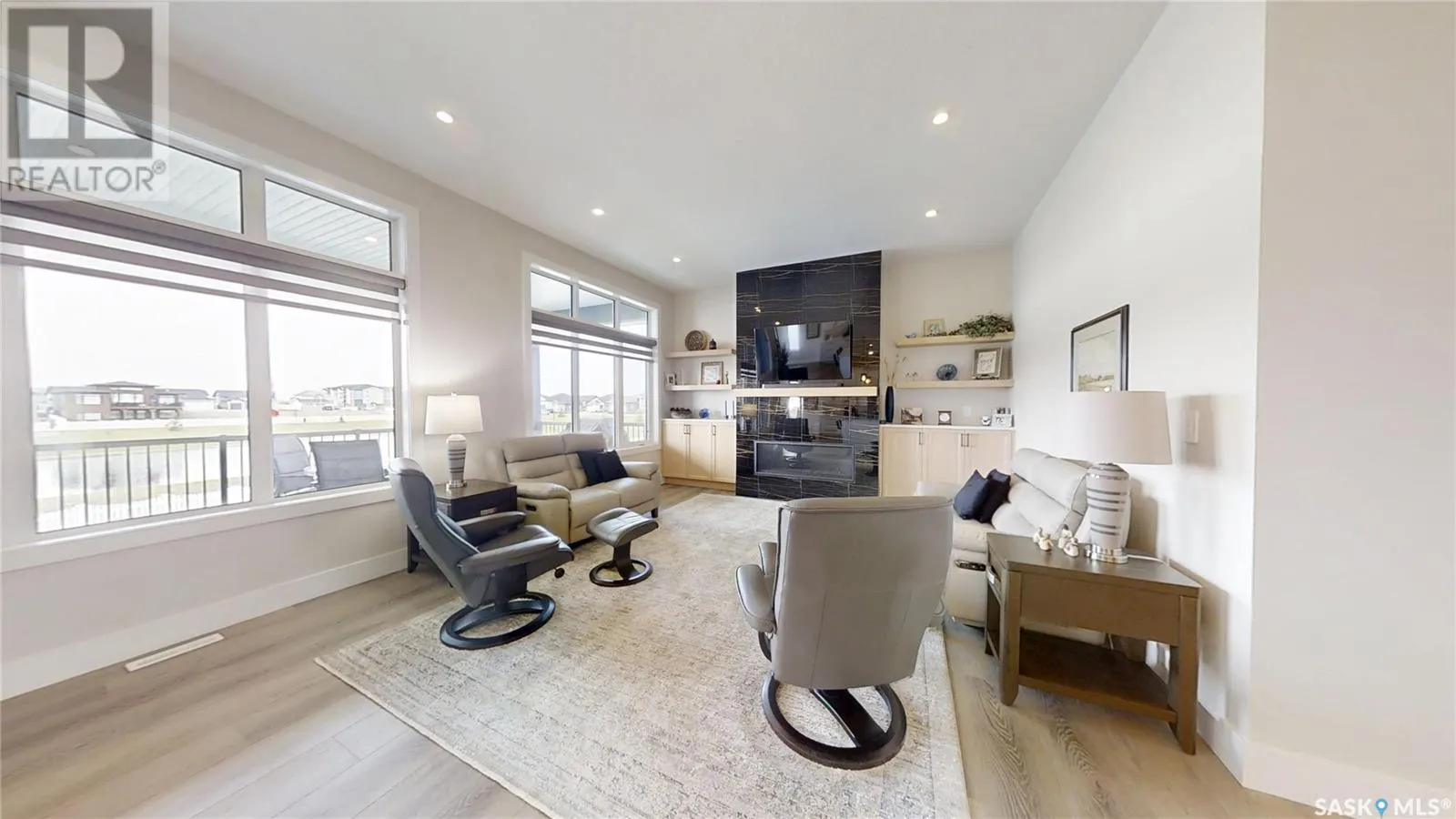 711 Weir CRESCENT