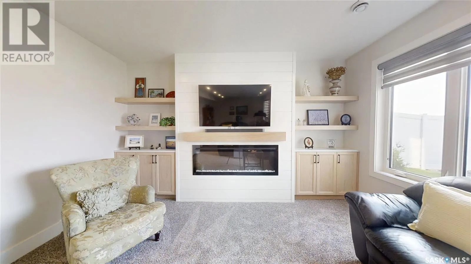 711 Weir CRESCENT
