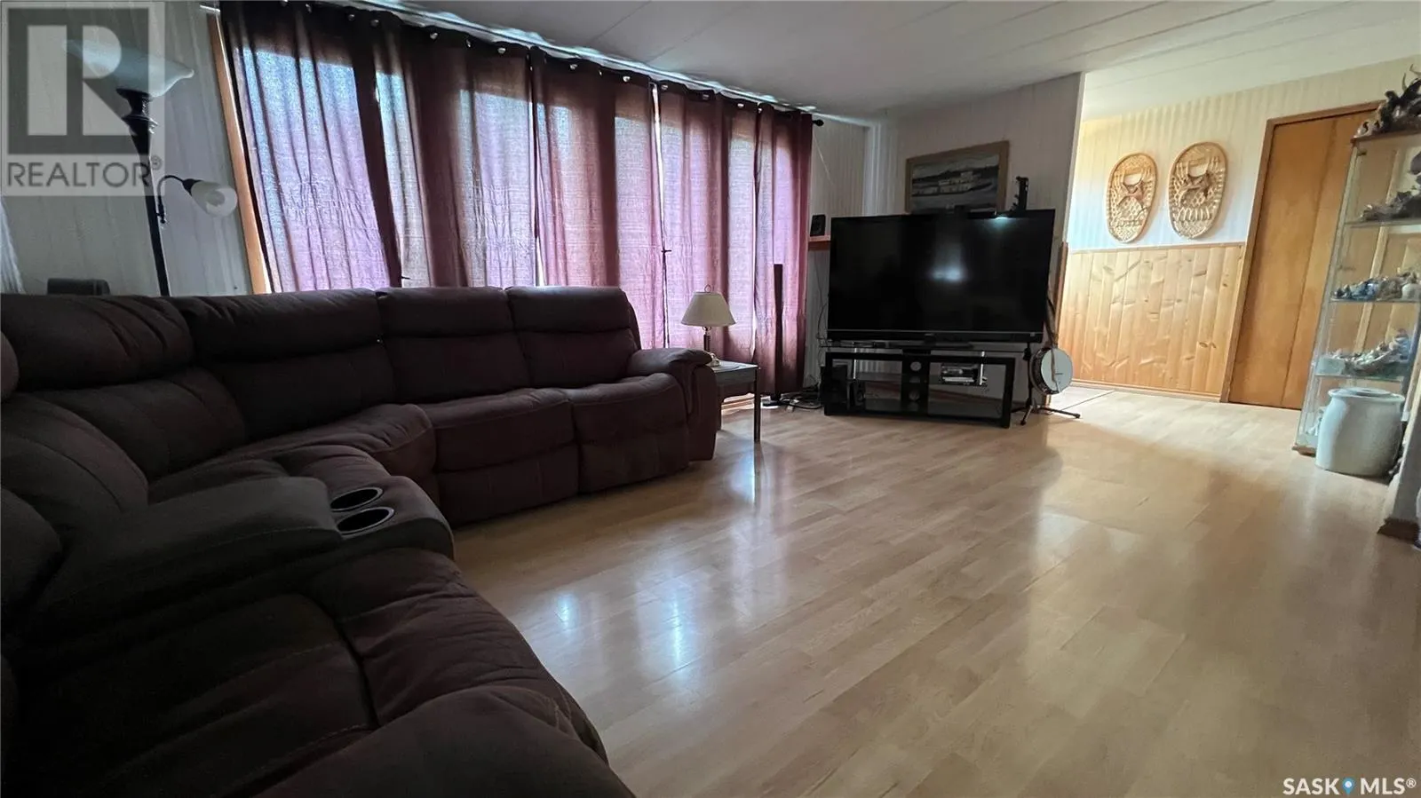 404 3rd STREET N