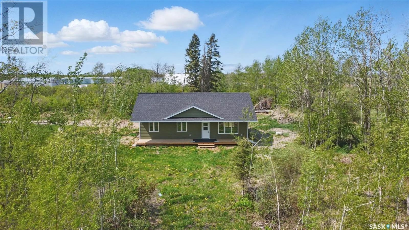 Christian Acreage 304 Railway AVENUE