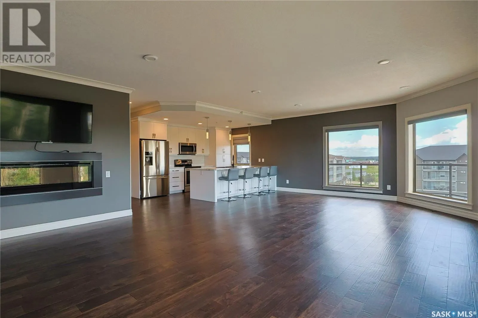 308 2800 Lakeview DRIVE