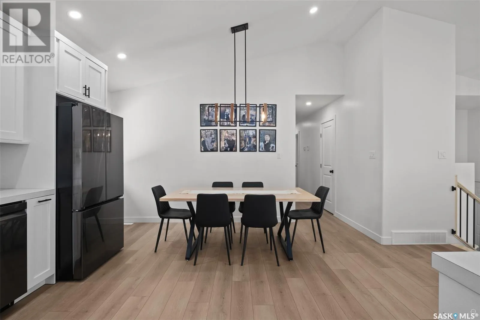 41 19th STREET E