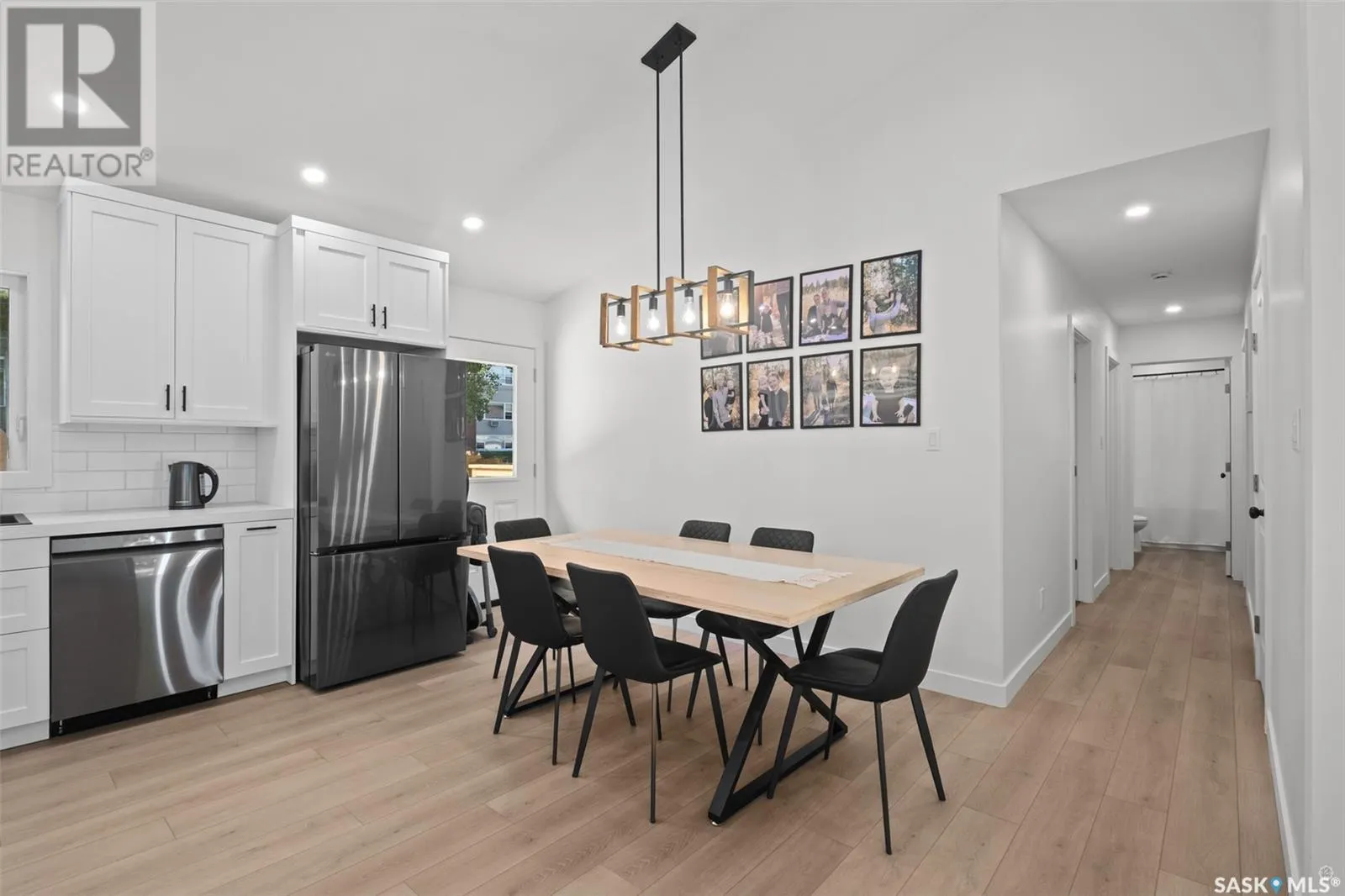 41 19th STREET E