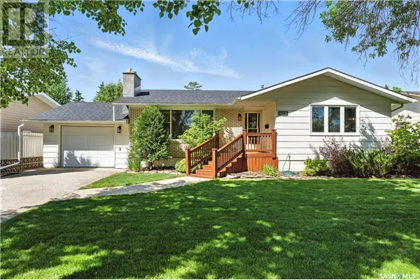 107 4th STREET E