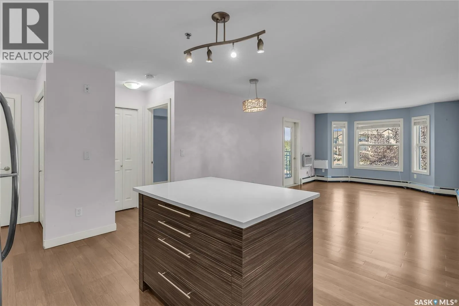 211A 415 Hunter ROAD