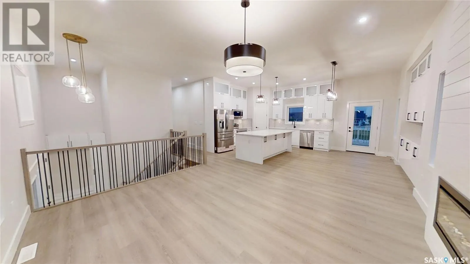 824 Ballesteros CRESCENT