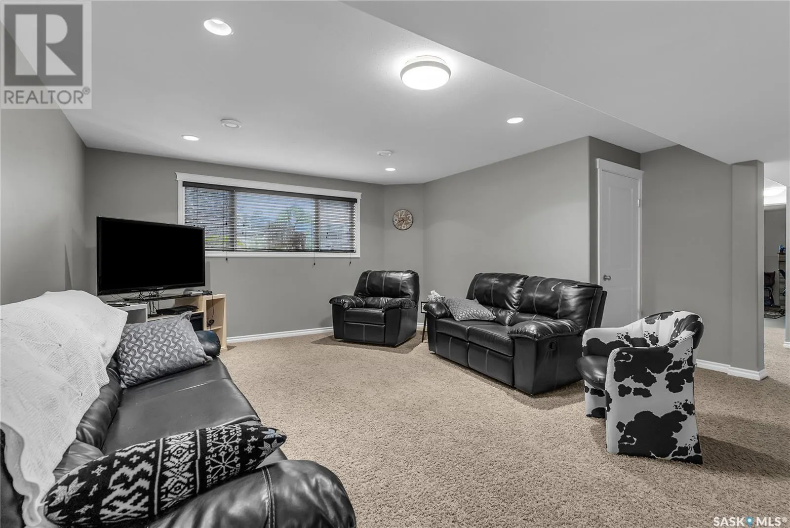 706 Cardinal COURT