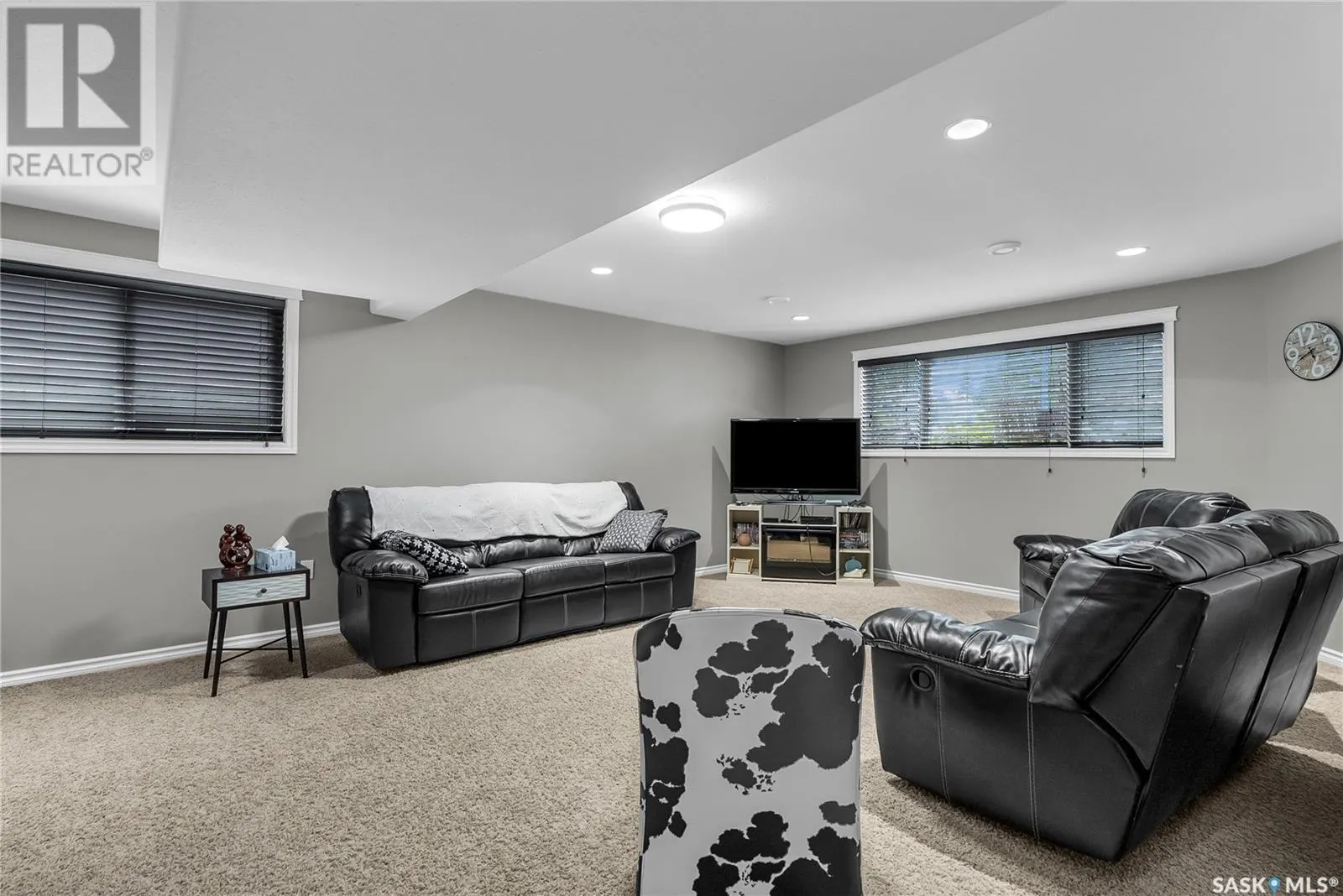 706 Cardinal COURT