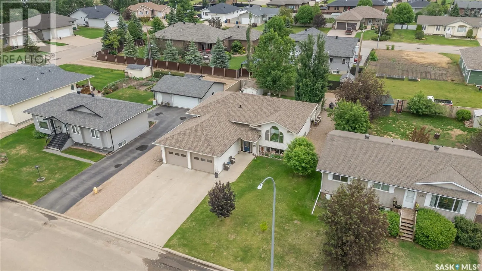 706 Cardinal COURT