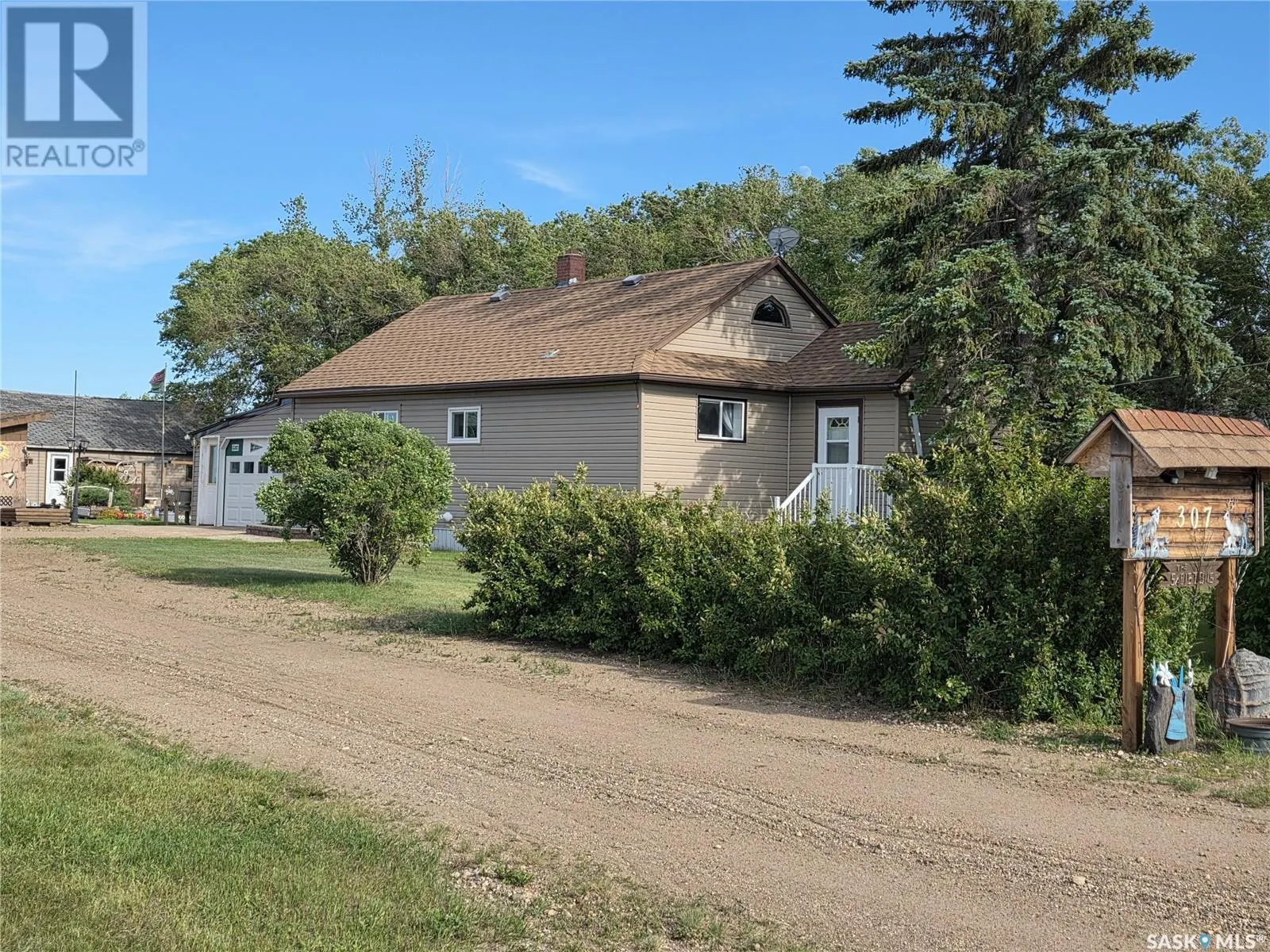 307 Saskatchewan AVENUE N