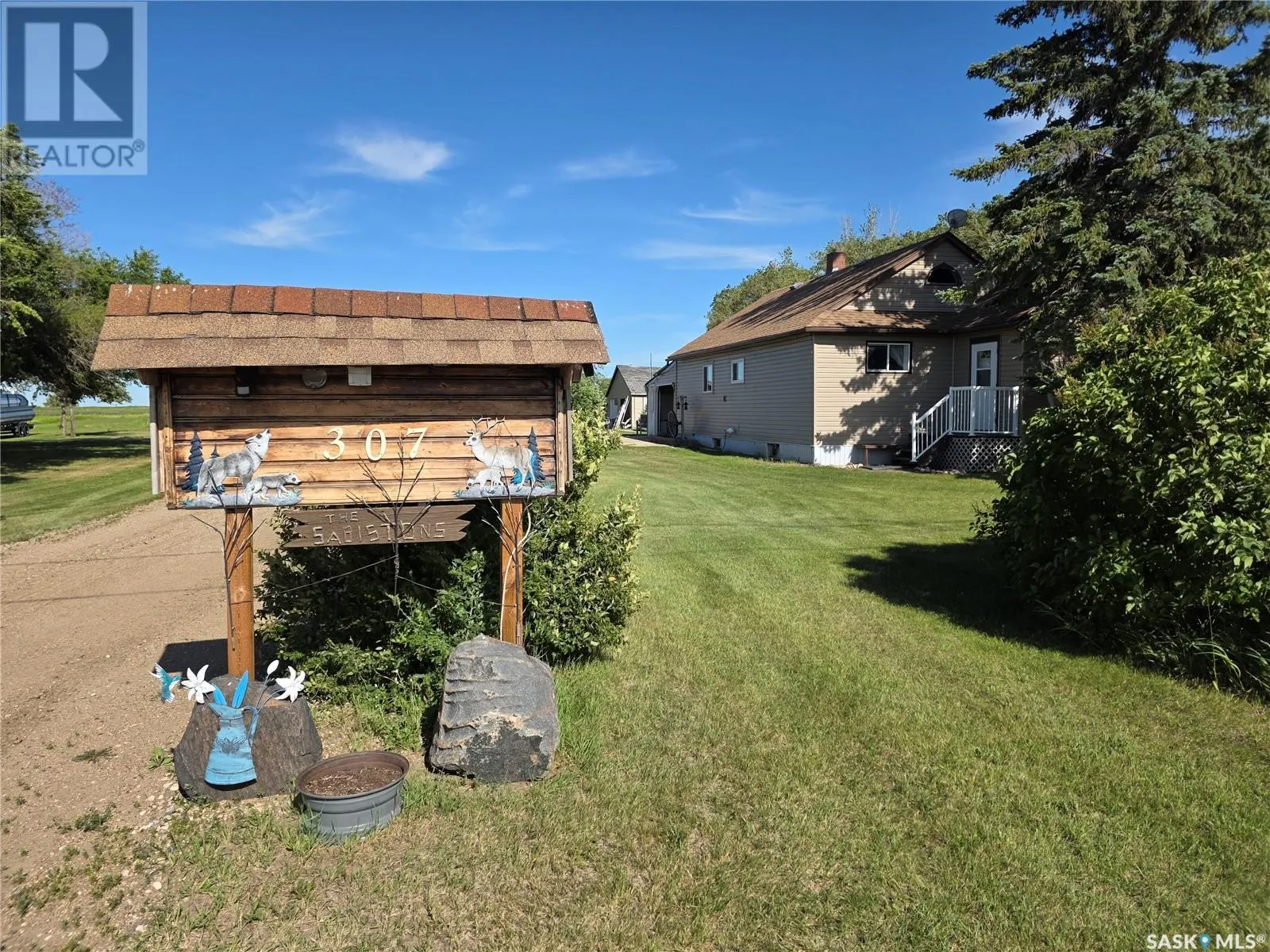 307 Saskatchewan AVENUE N