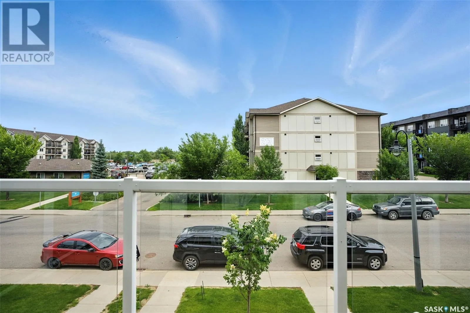 206 212 Willis CRESCENT