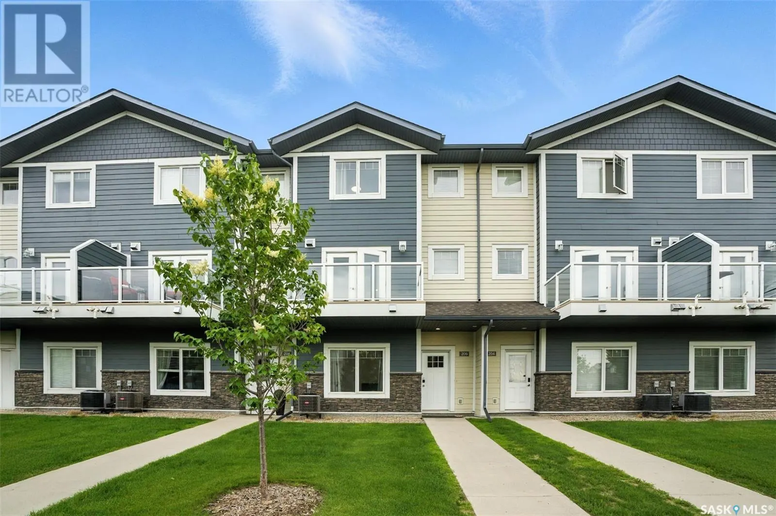 206 212 Willis CRESCENT