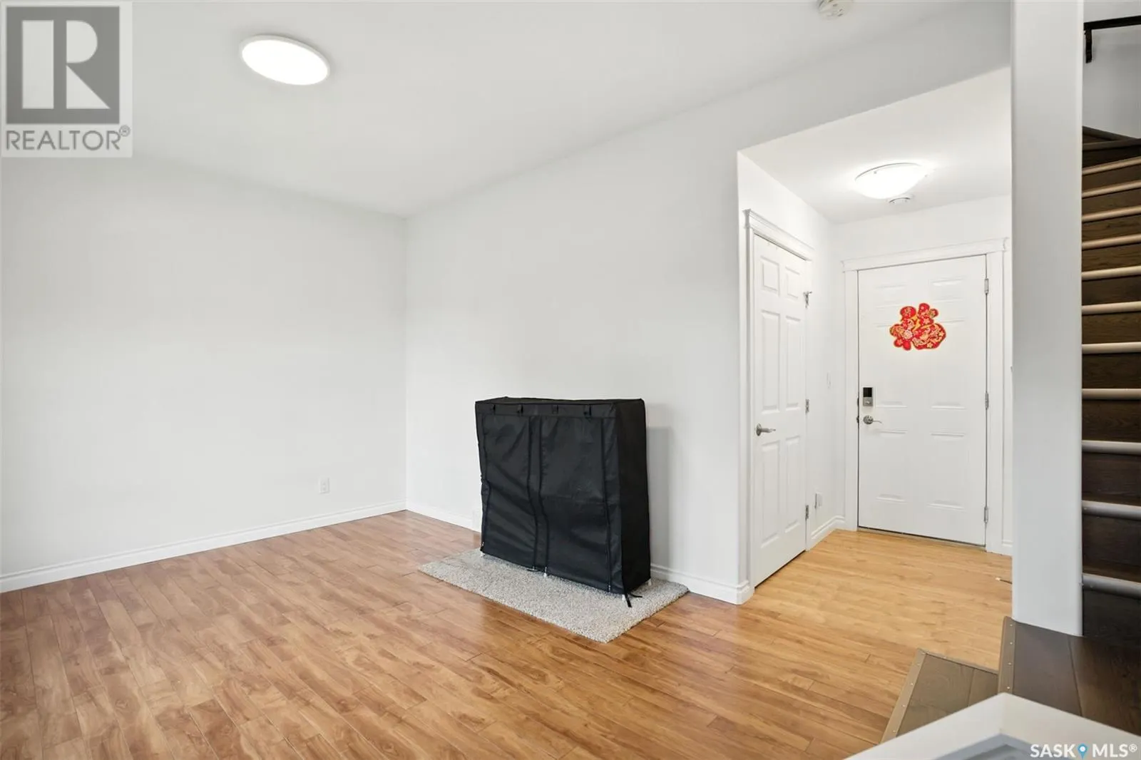 206 212 Willis CRESCENT