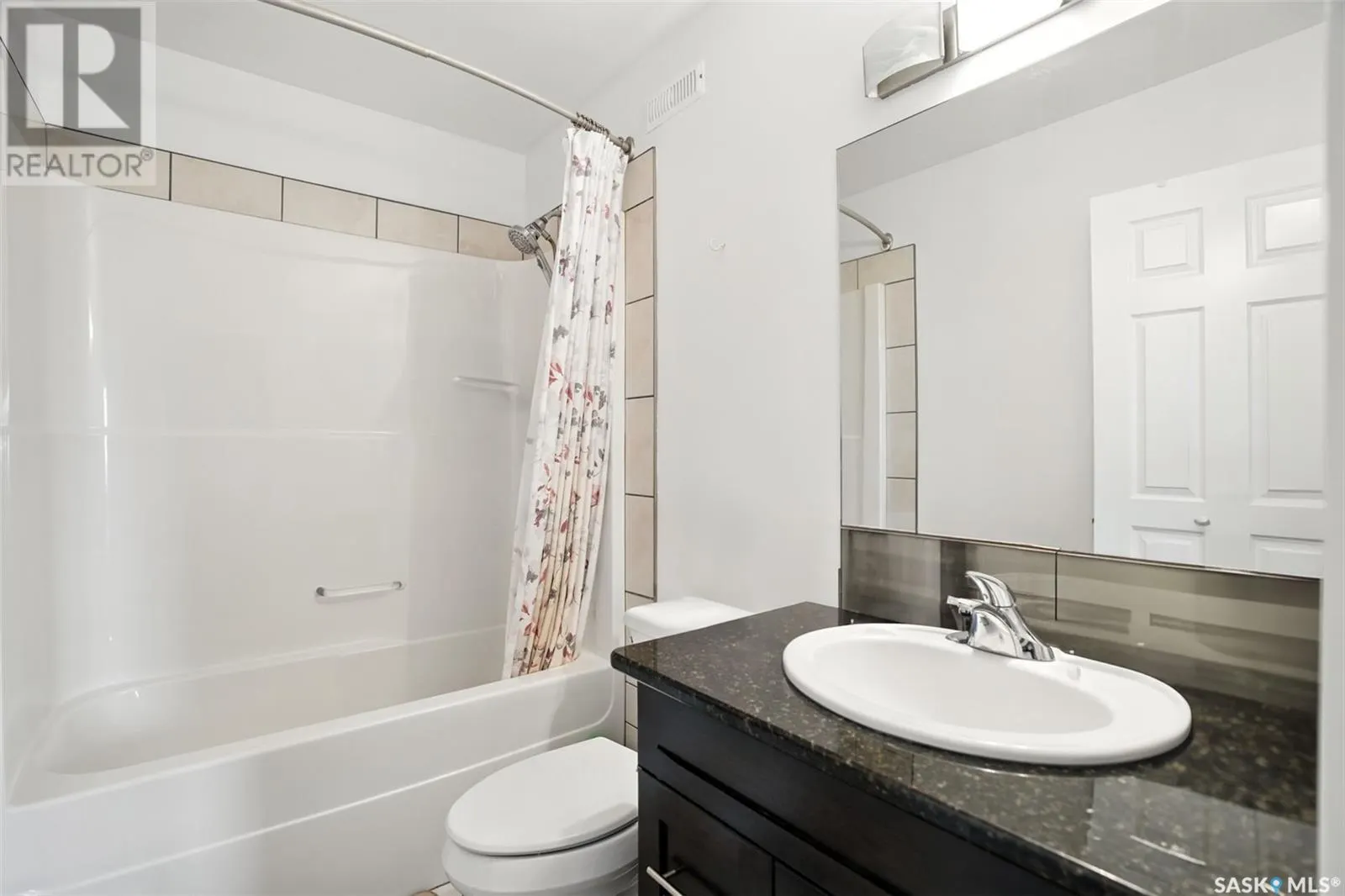 206 212 Willis CRESCENT