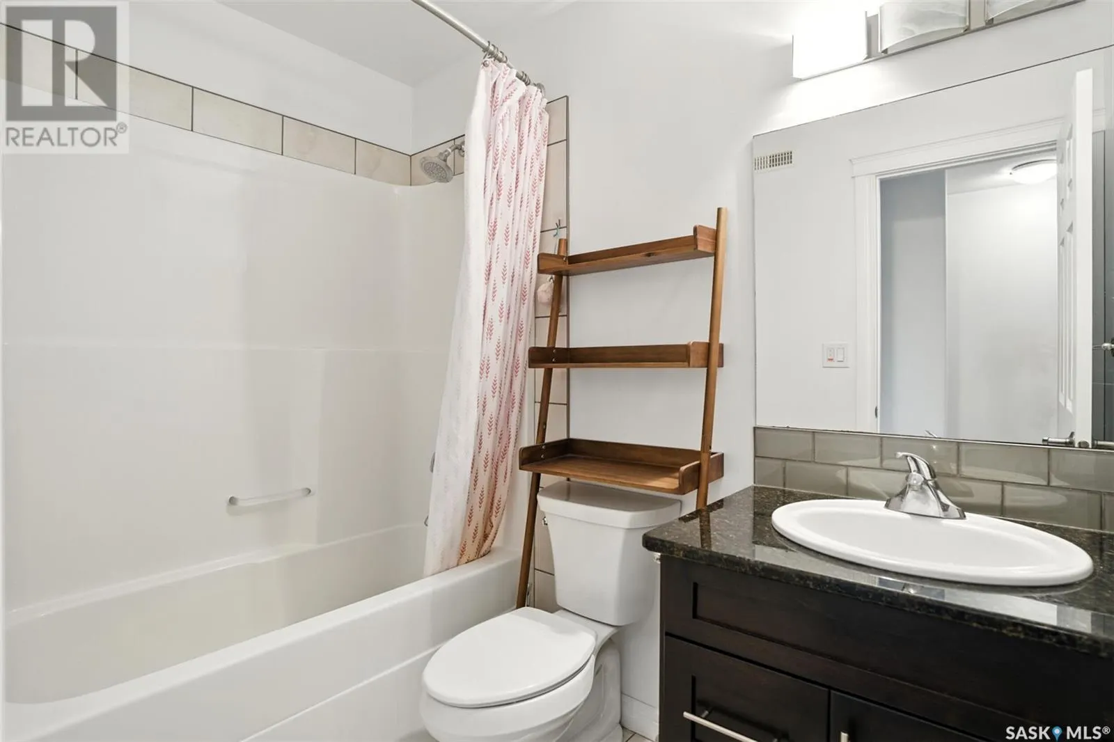 206 212 Willis CRESCENT