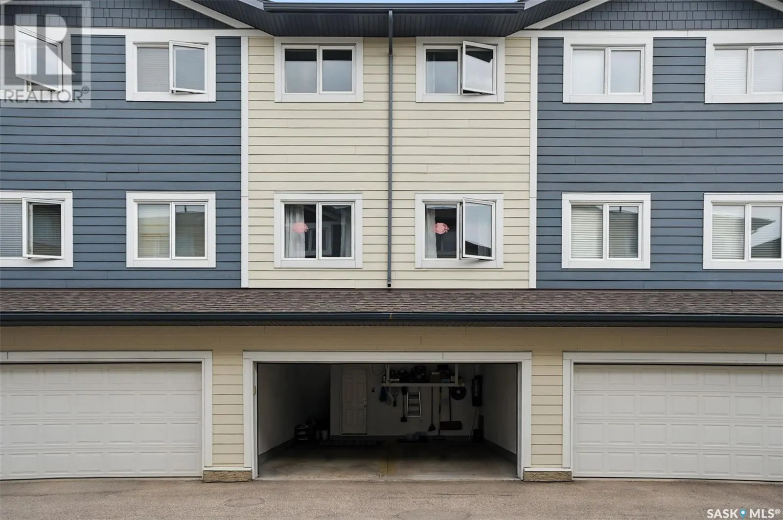 206 212 Willis CRESCENT