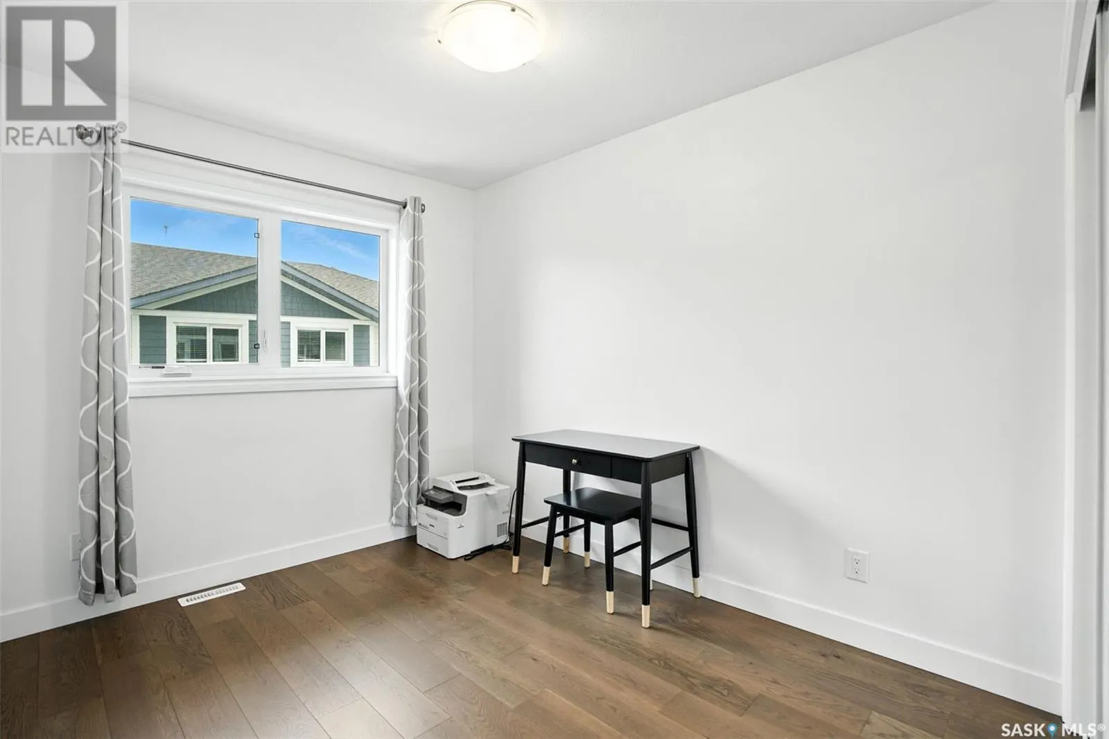 206 212 Willis CRESCENT