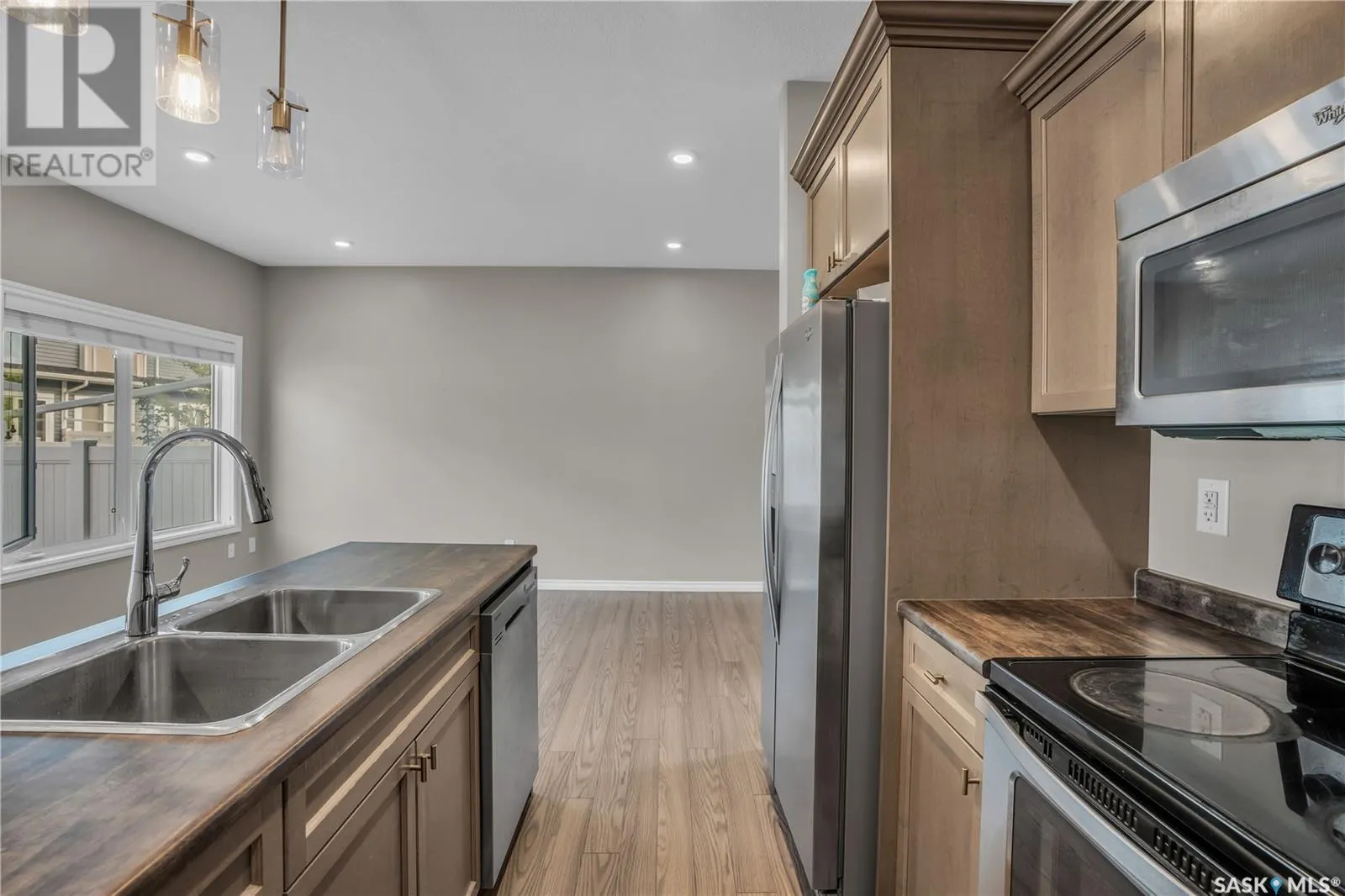 39 115 Veltkamp CRESCENT