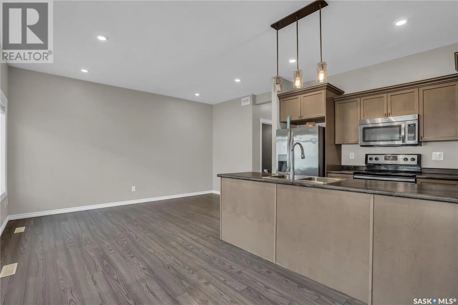 39 115 Veltkamp CRESCENT