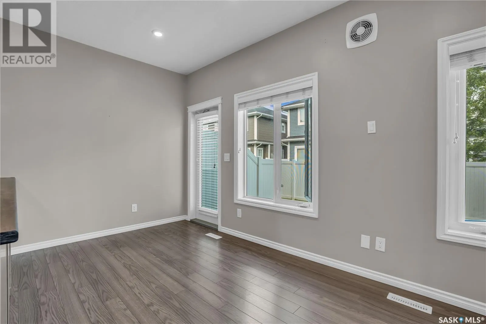 39 115 Veltkamp CRESCENT