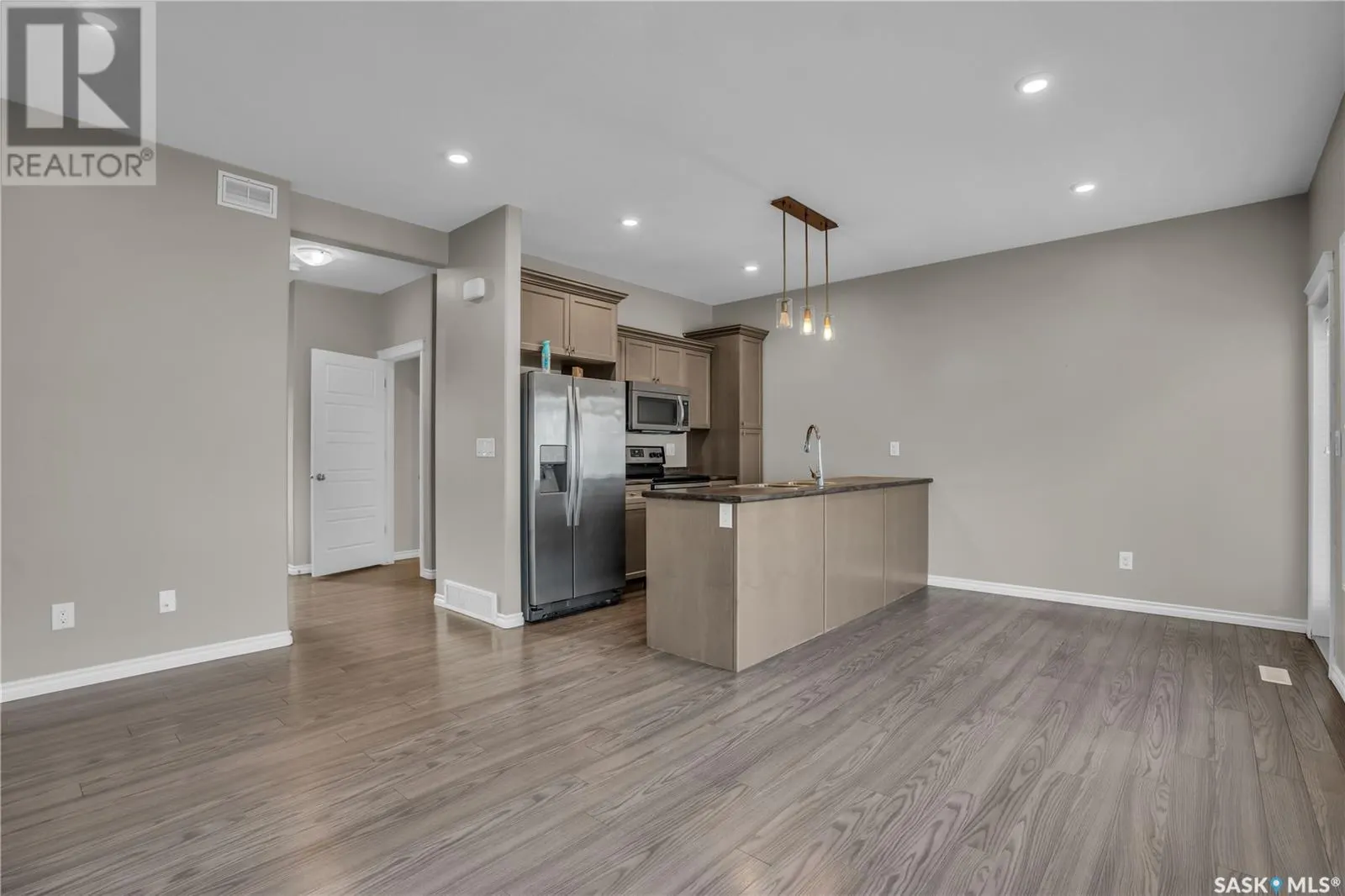 39 115 Veltkamp CRESCENT