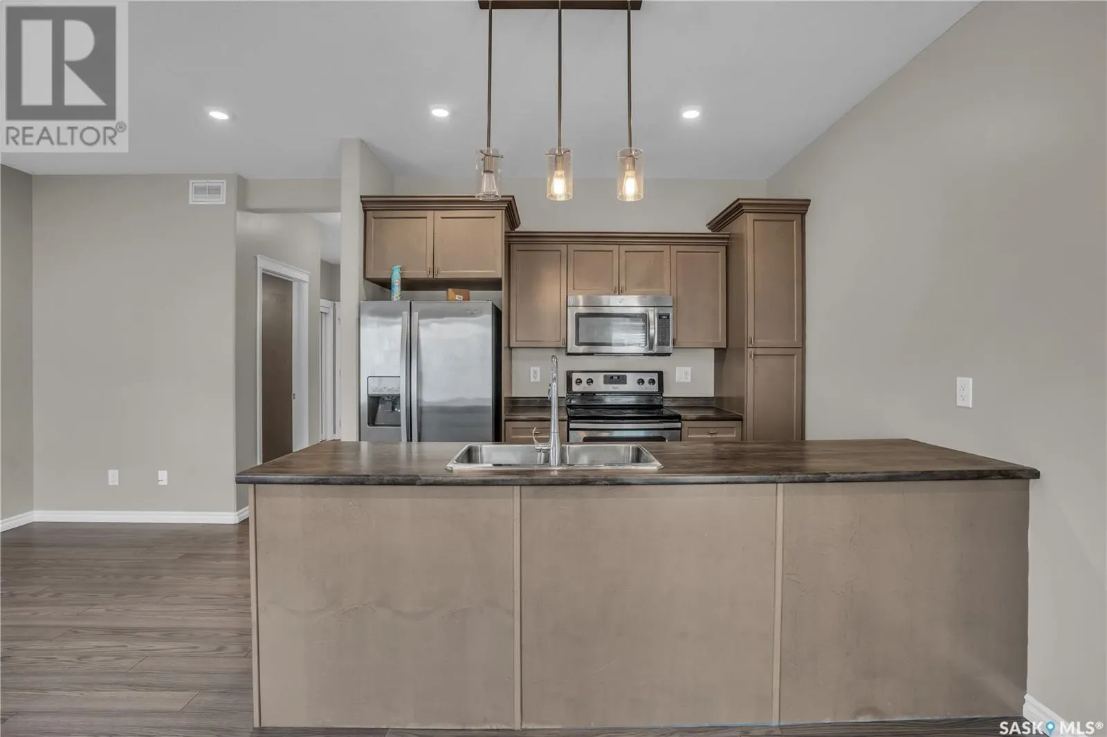 39 115 Veltkamp CRESCENT