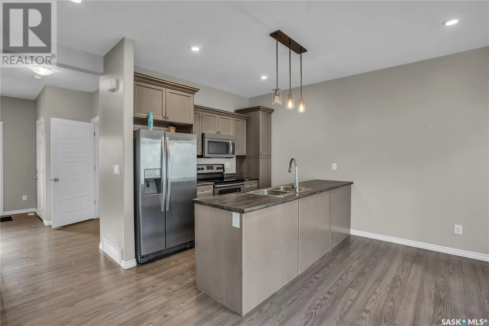 39 115 Veltkamp CRESCENT