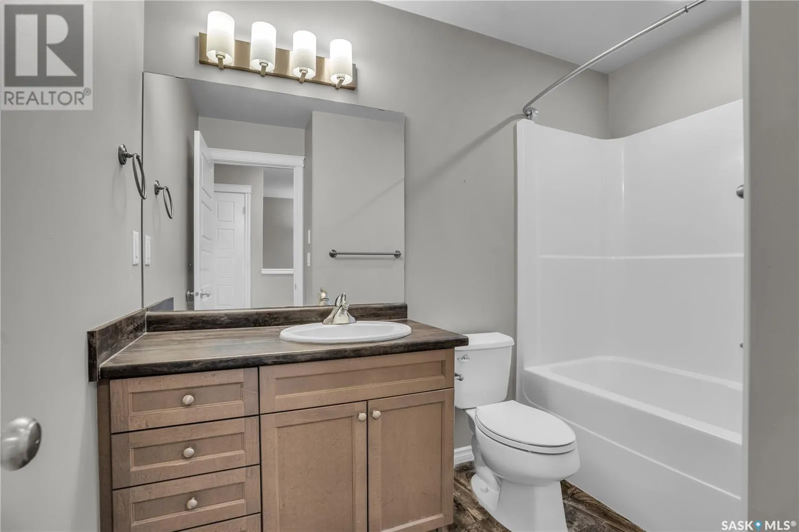 39 115 Veltkamp CRESCENT