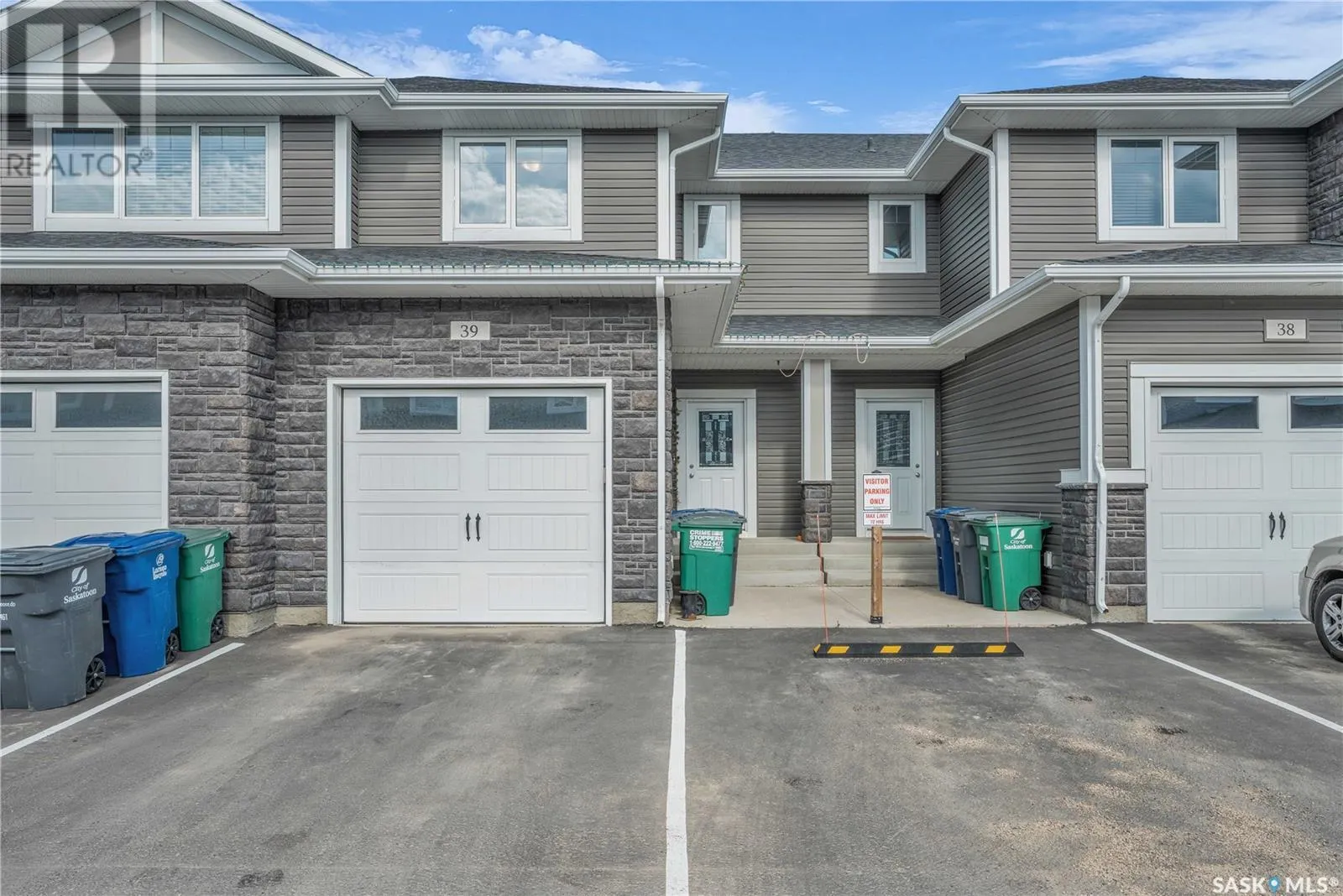 39 115 Veltkamp CRESCENT