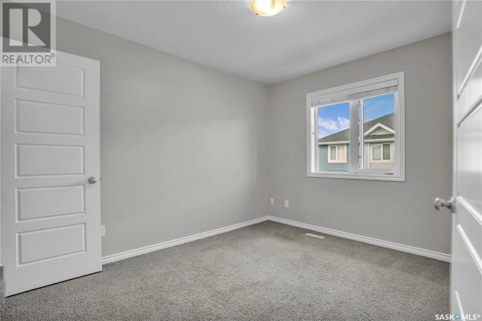 39 115 Veltkamp CRESCENT