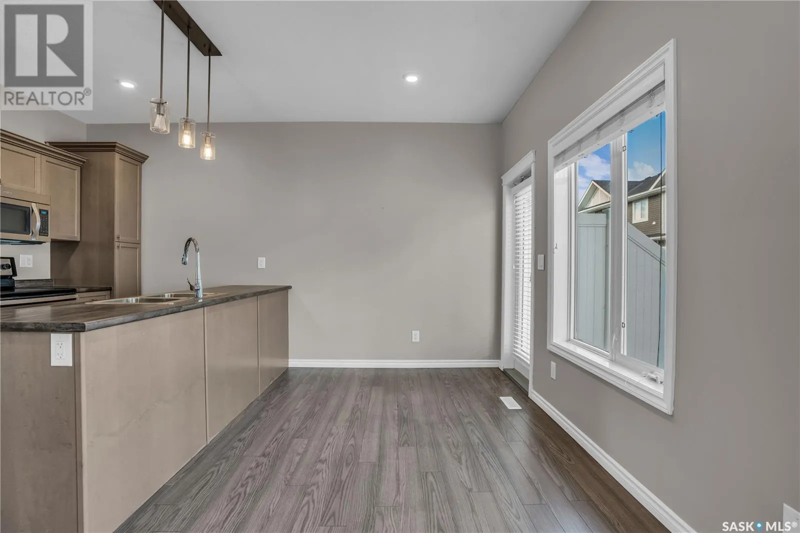 39 115 Veltkamp CRESCENT