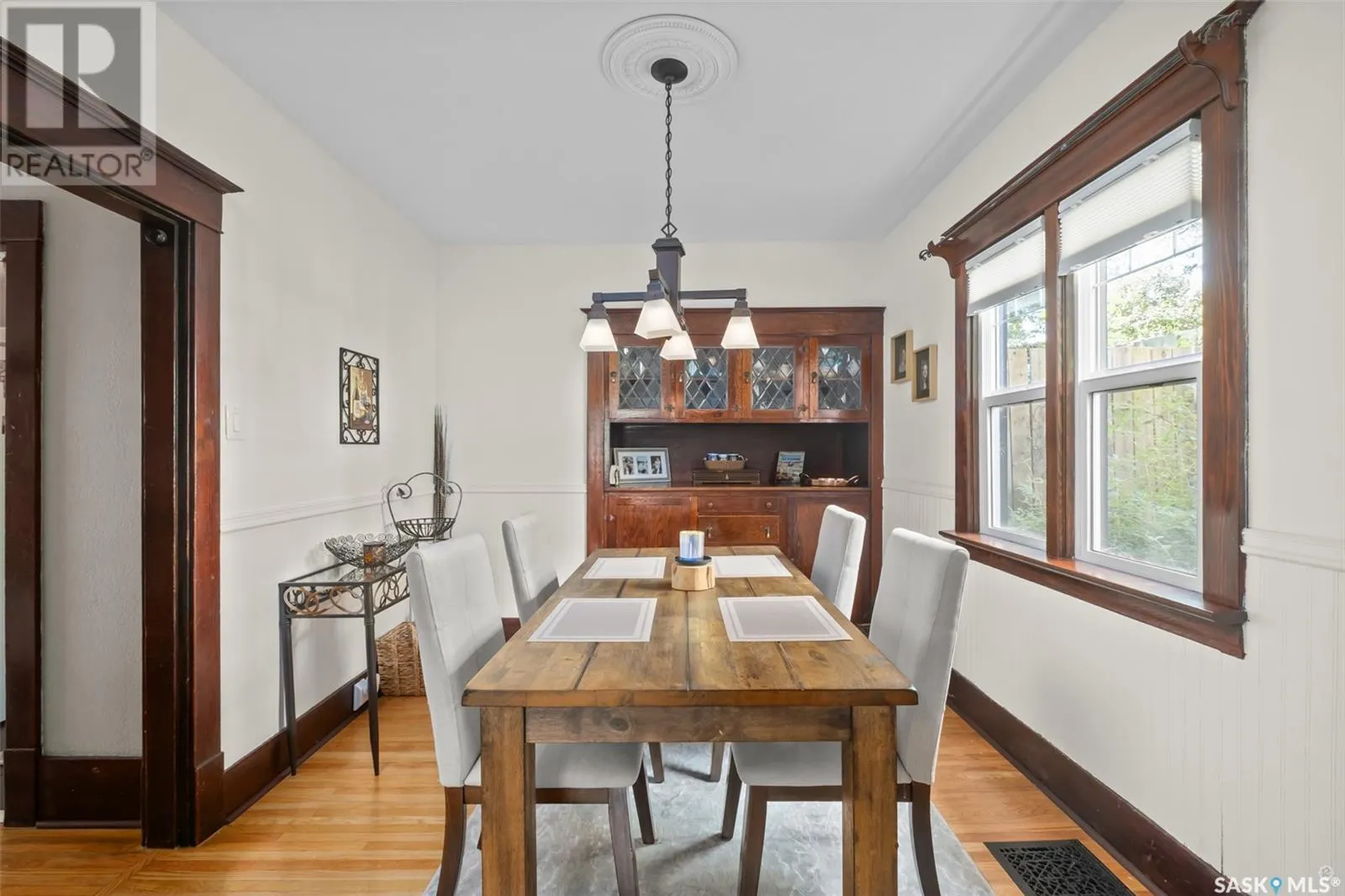 365 19th STREET W