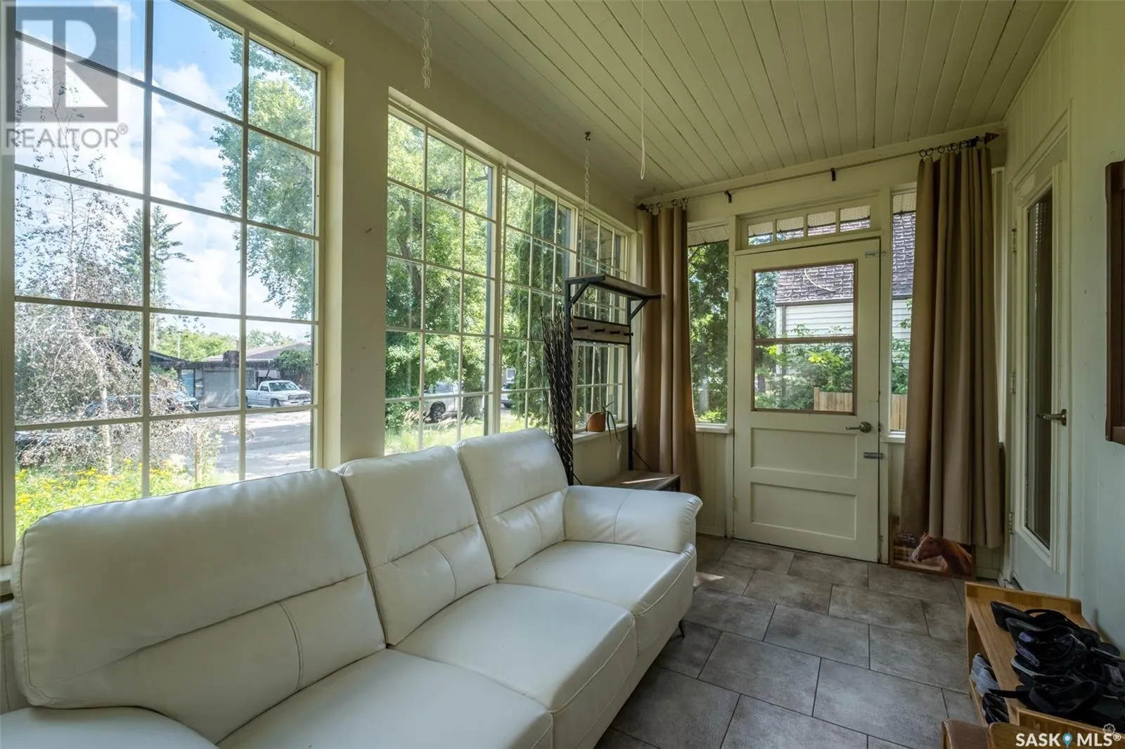 365 19th STREET W