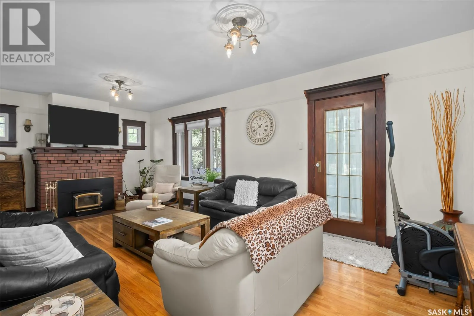 365 19th STREET W