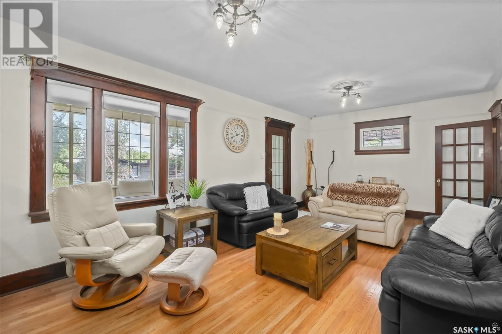 365 19th STREET W