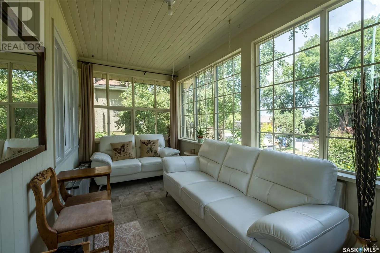 365 19th STREET W