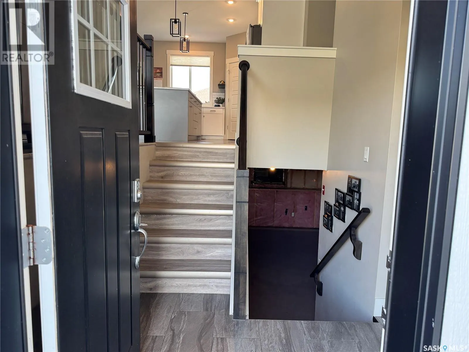 809 Weir CRESCENT