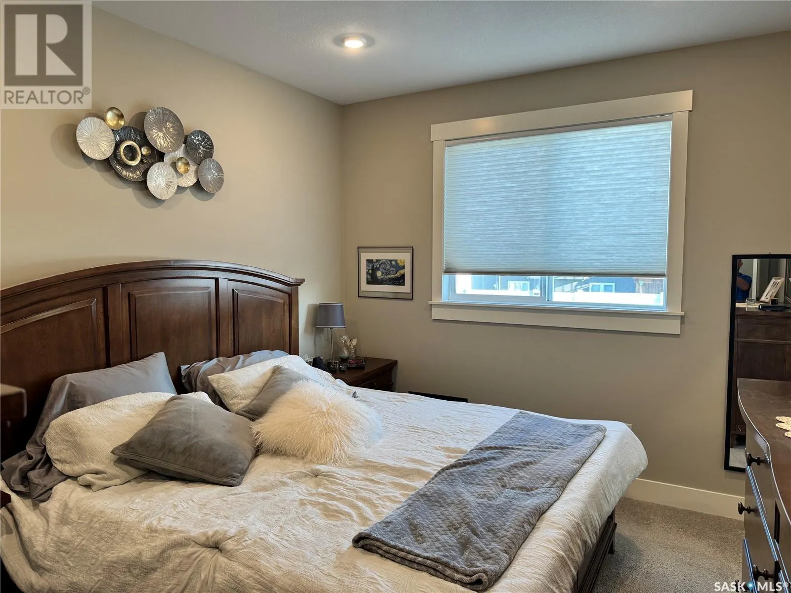 809 Weir CRESCENT