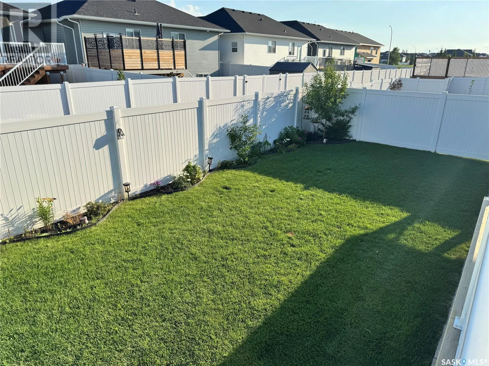 809 Weir CRESCENT