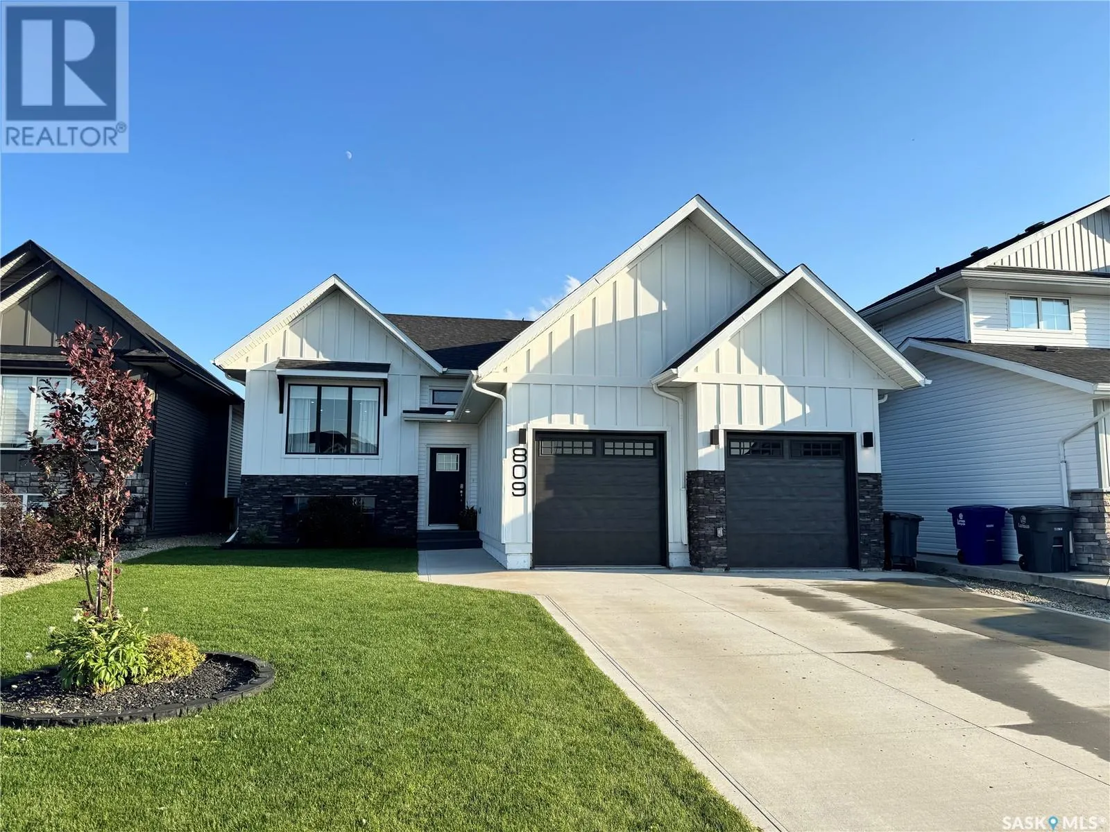 809 Weir CRESCENT