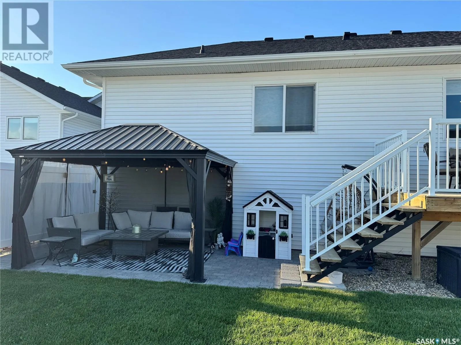 809 Weir CRESCENT