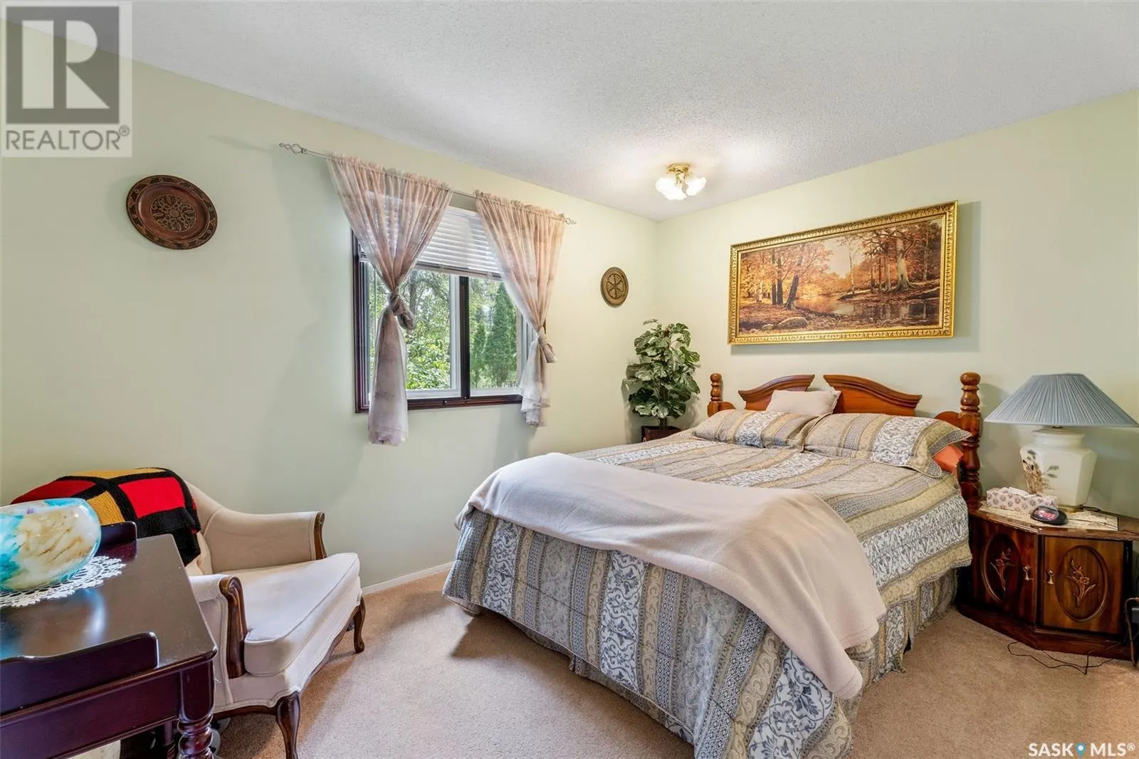 6107 Holmes DRIVE