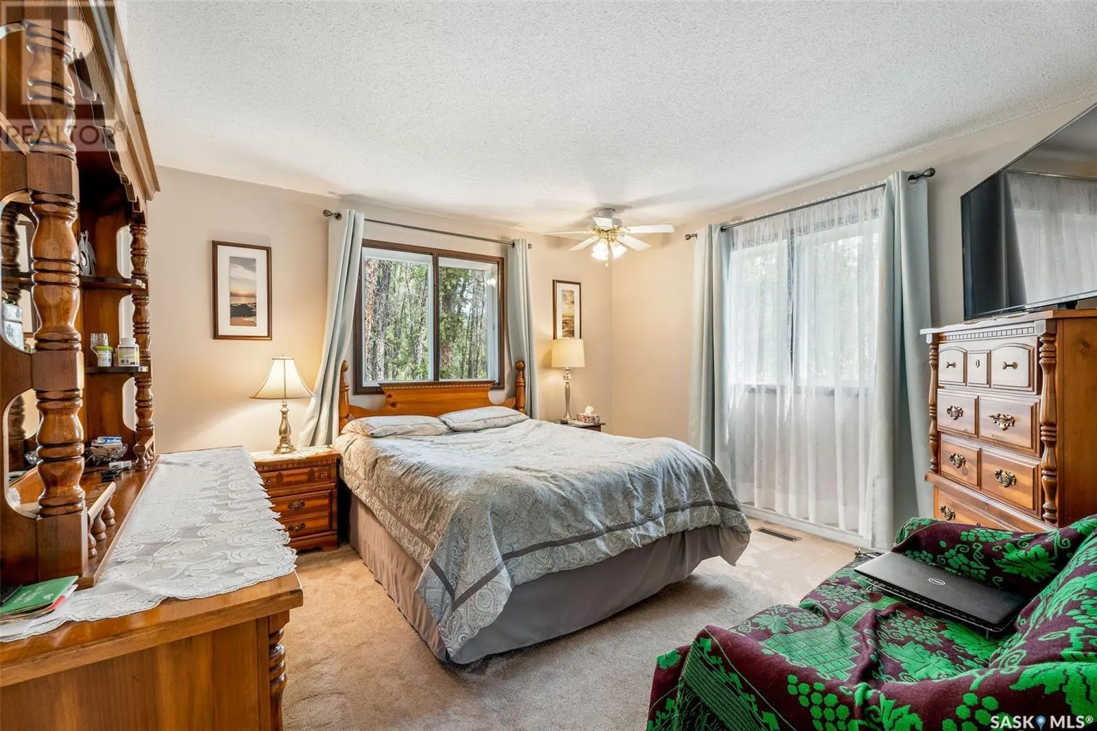 6107 Holmes DRIVE
