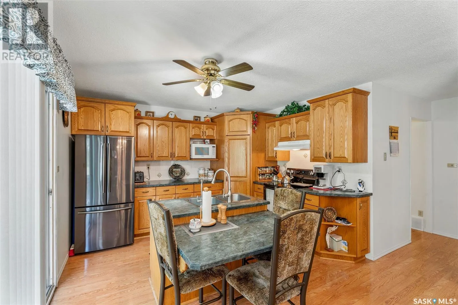 6107 Holmes DRIVE