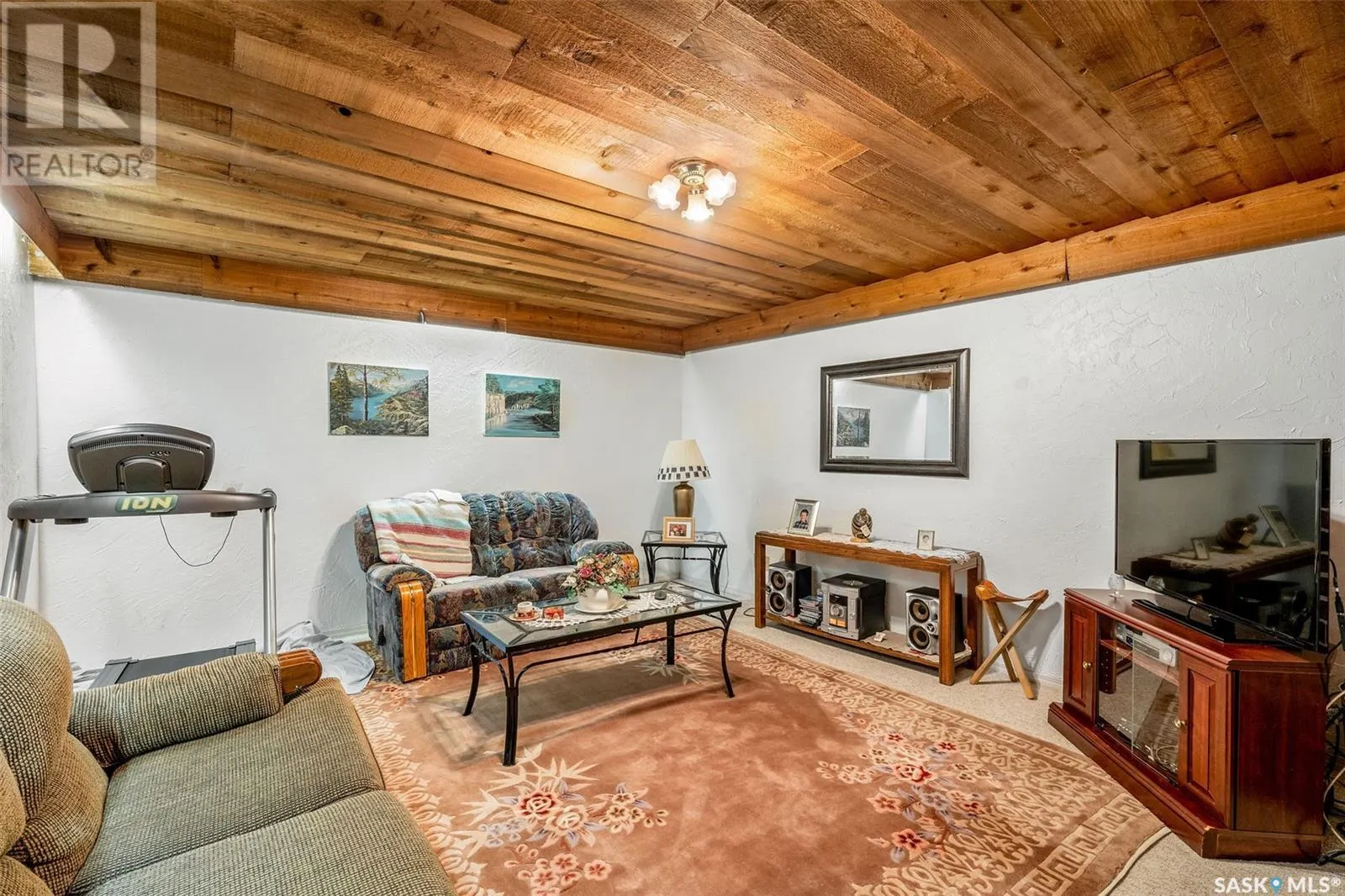 6107 Holmes DRIVE