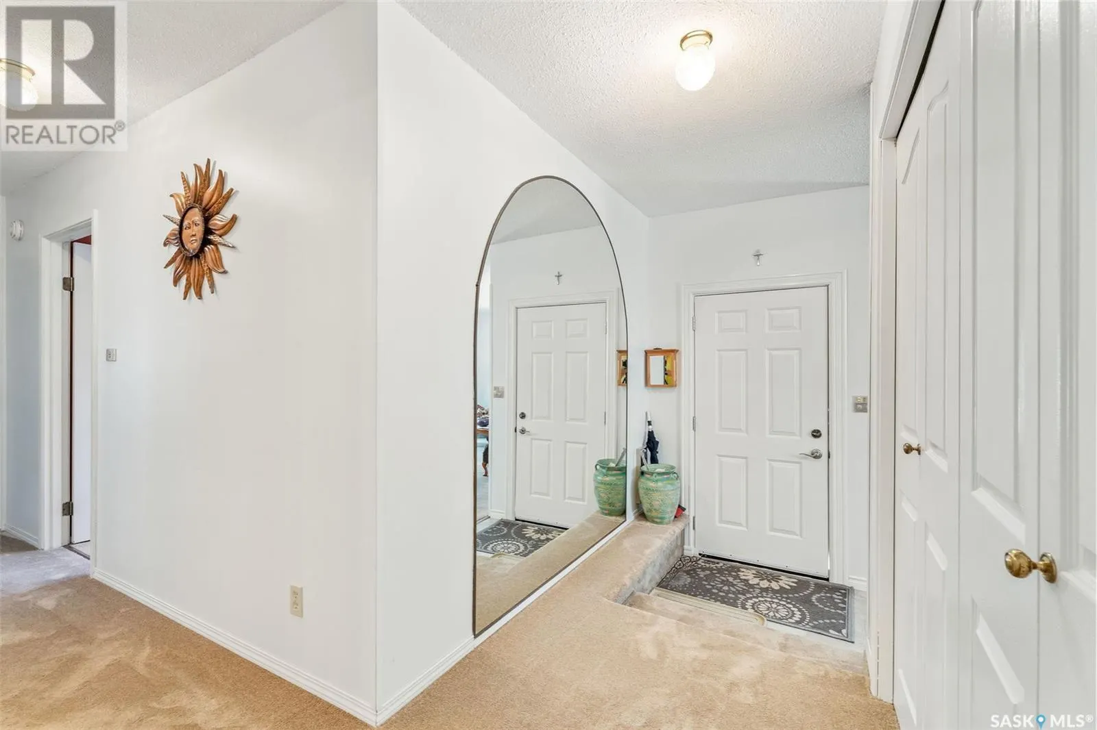 6107 Holmes DRIVE