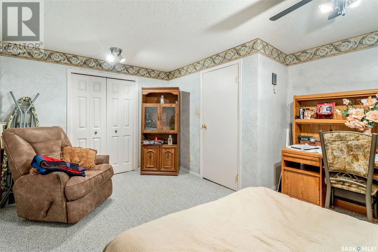 6107 Holmes DRIVE