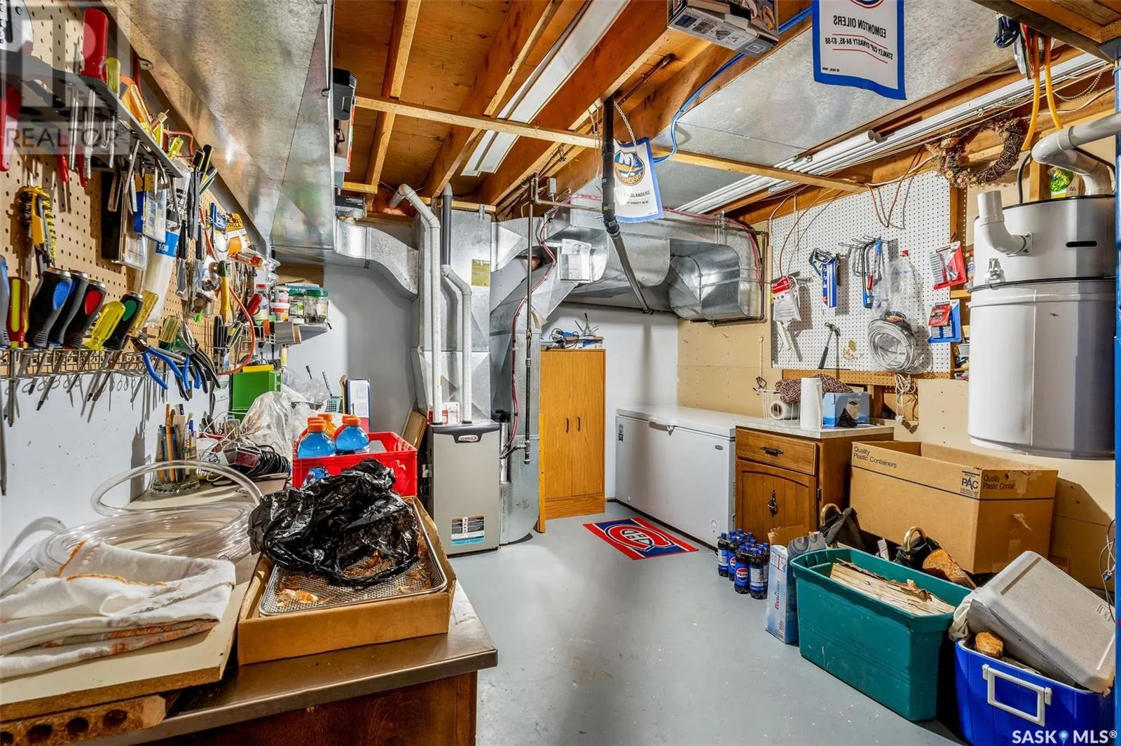 6107 Holmes DRIVE