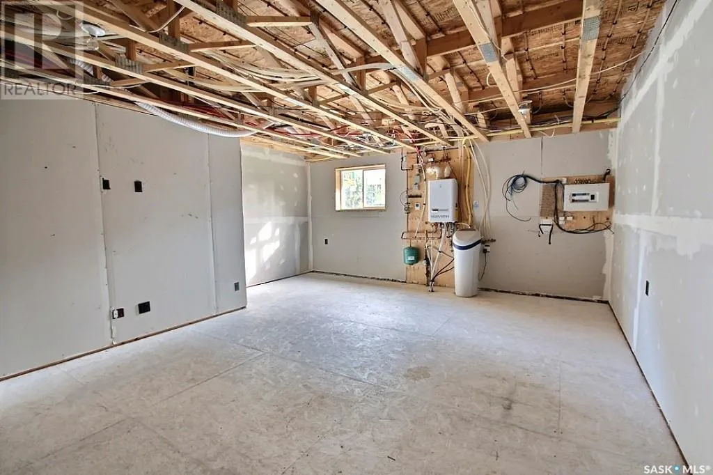 201 10th STREET E